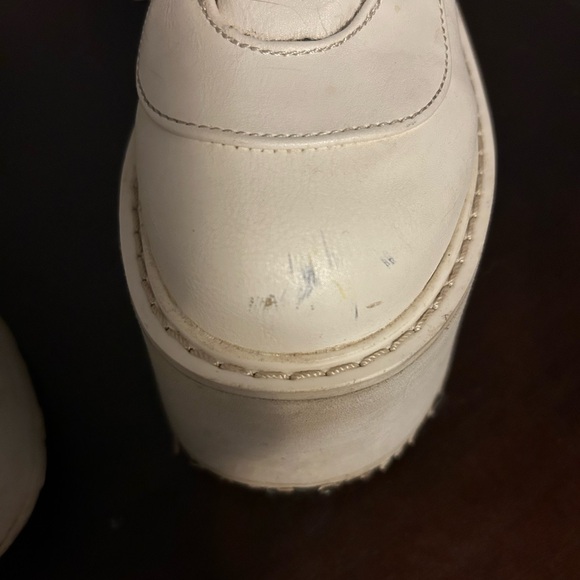 Demonia Damned in White Vegan Leather. Size 6 - Picture 9 of 9